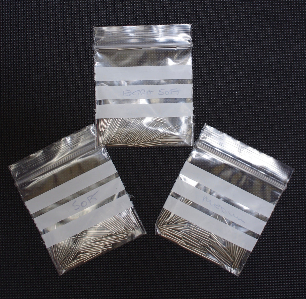 Packet of 100 Gramophone needles. Medium Tone