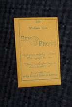 Packet of 100 Gramophone needles. Medium tone